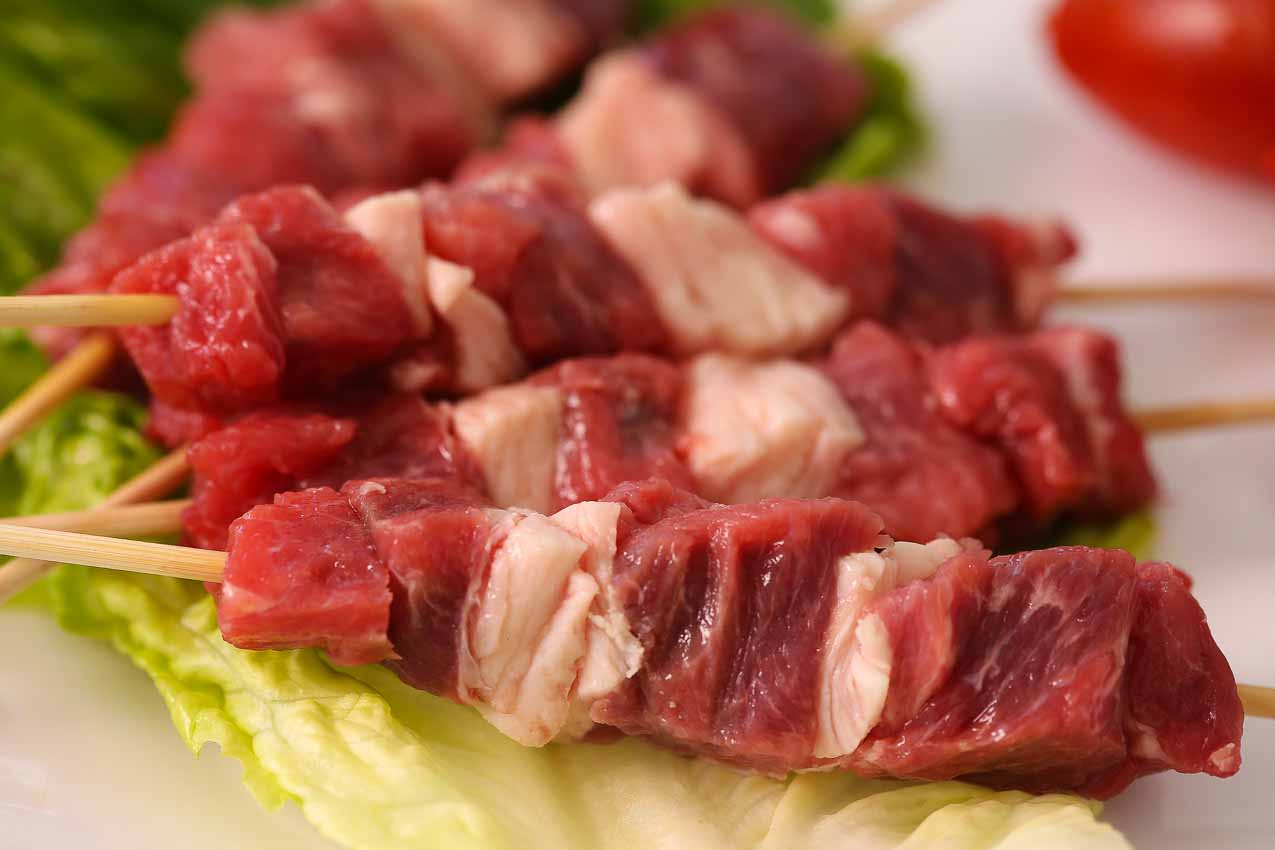 PRODOTTO PREMIUM       Maxi arrosticini di pecora freschi da 33 gr. ESCLUSIVAMENTE COSCIA E FILETTO