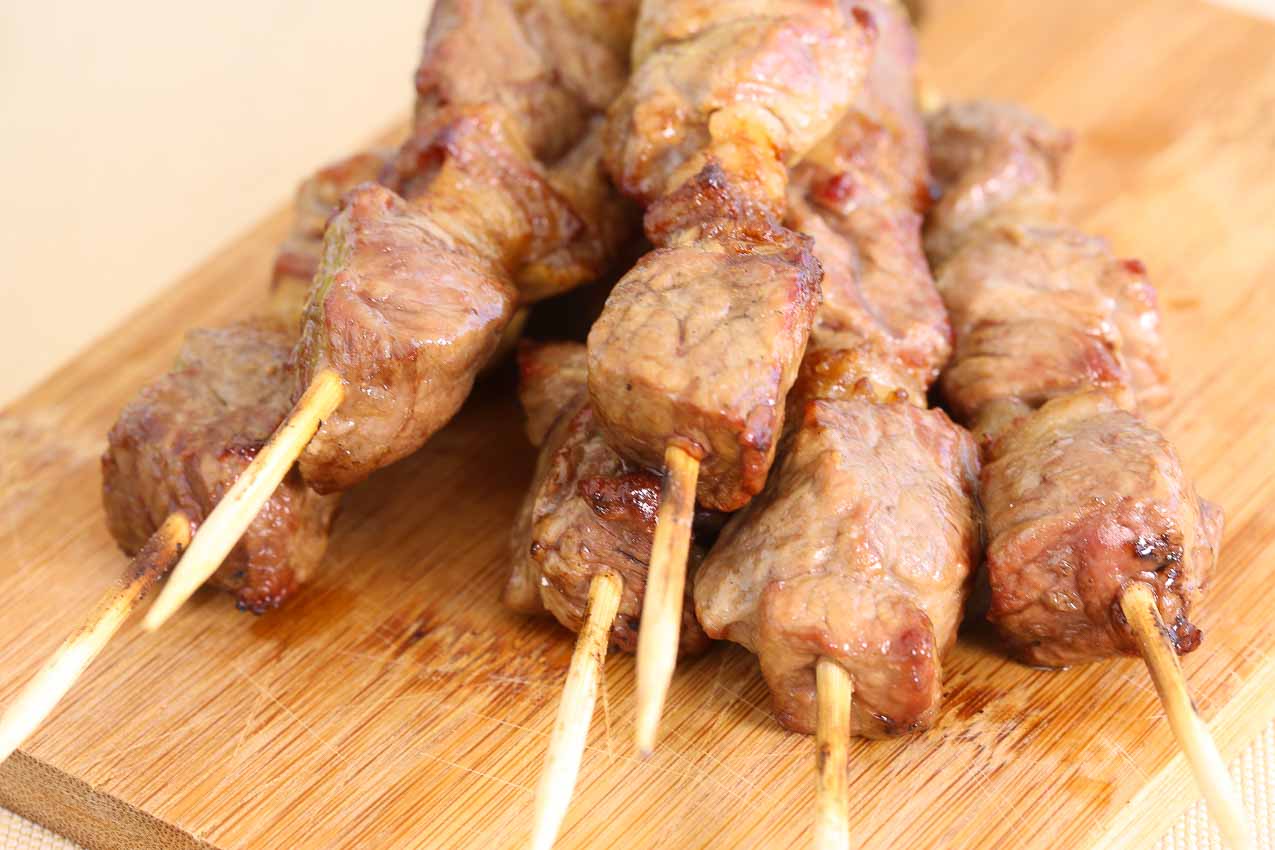PRODOTTO PREMIUM       Maxi arrosticini di pecora freschi da 33 gr. ESCLUSIVAMENTE COSCIA E FILETTO